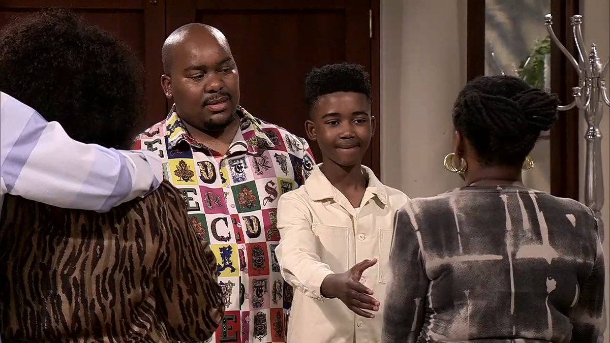 POV: You've won the dad lottery. Khumo o fetsa go realize'a gore his father’s family is rich rich.🤭 Nna I love the family reunion vibe going on. Bothata ke Rrangwane Tiro. 😩 #etvScandal