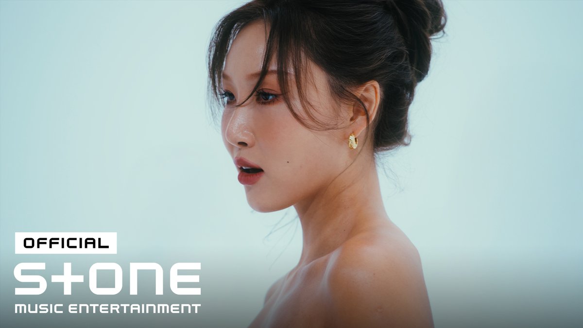 형용할 수 없이 슬픈 화사의 'Star'🌟 녹아내리는 화사 음색에 그저 눈물만..😭 화사 (HWASA) - Star (prod.LOGOS) MV OUT NOW! ▶𝗙𝘂𝗹𝗹: #화사 #HWASA #Star
