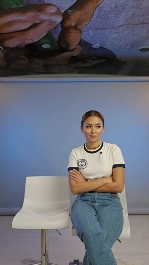 BESTIES! 💕 "Hello, Love, Again" stars Alden Richards and Kathryn Bernardo does the cutest Tiktok trend! ✨️ #HelloLoveAgain now showing in cinemas worldwide! ✈️🌍