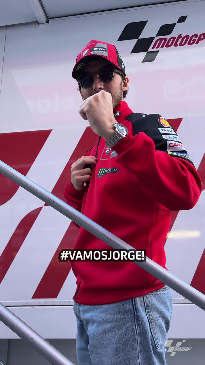 Everyone is picking a side ahead of the #TheRematch🏆 even the #MotoGP grid! 👀 Are they supporting Jorge Martín Almoguera or Pecco Bagnaia? 🟣🔴 #VamosJorge | #ForzaPecco