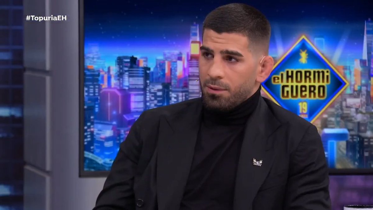 Ilia Topuria explicando como ganó a Max Holloway, parece fácil #TopuriaEH #UFC #MMASpain