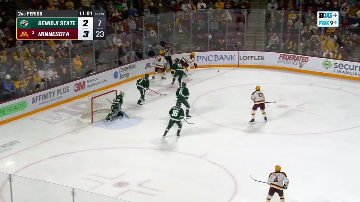 Heerrreee's Johnny! Also the first career Gopher point for Nick Michel! 🍎