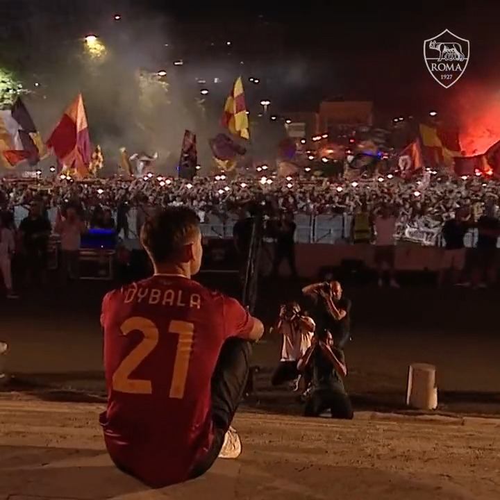 The man who rejected a €75m contract offer from Saudi Arabia to stay at Roma... Happy birthday, Paulo Dybala. ❤️🇦🇷