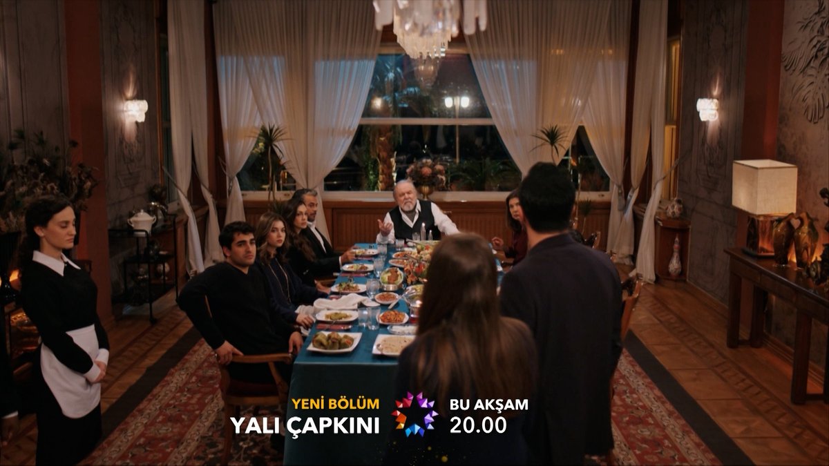 "Eğer bana bakmak istiyorsan, sadece bana bakacaksın!" #YalıÇapkını yeni bölümüyle bu akşam 20.00'de Star'da! Yalı Çapkını