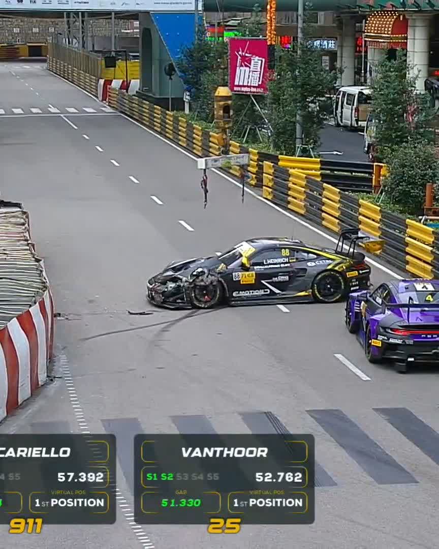 Thought until the end that he could make it... First red flag in the qualifying session caused by Laurin Heinrich. Qualifying is on now on the FIA YouTube channel, tune in!! #FIA #MacauGP #FIAGTWorldCup