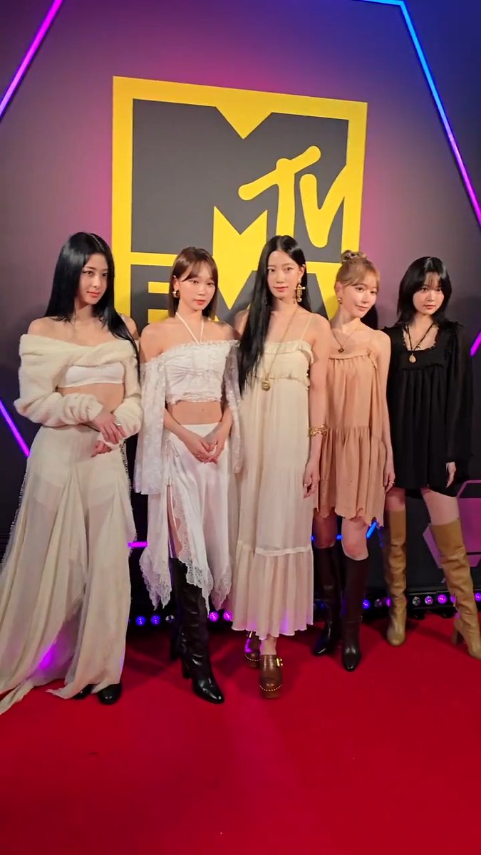 Perfect Night @ the #MTVEMA 💖✨ ▪️ ▪️ ▪️ #LE_SSERAFIM #르세라핌 MTV EMA MTV