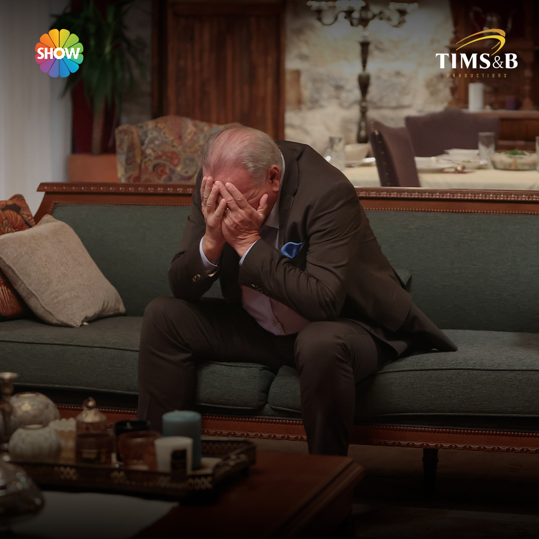 Günün gerginlik seviyesi. 😂 #SiyahKalp yeni bölümüyle Perşembe 20.00 Show TV’de 🖤 TIMS&B Productions