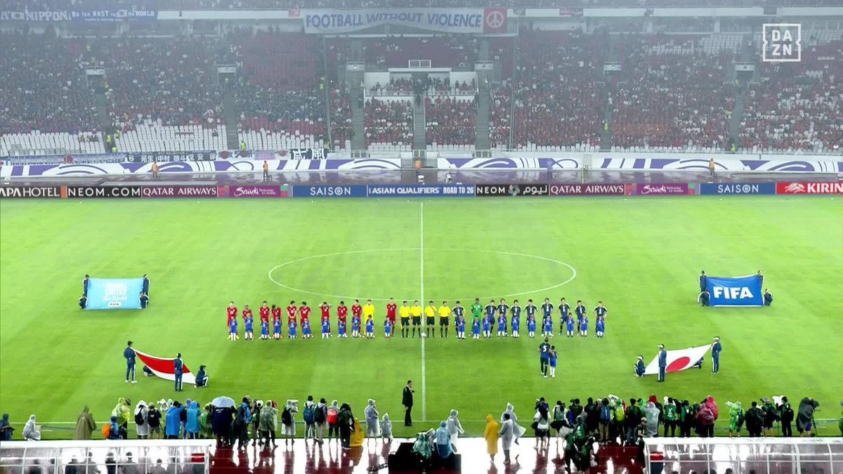 / 重要な最終予選5戦目 いよいよキックオフ \ 降りしきる雨の中 両チームの選手が入場! 🏆AFCアジア最終予選 🆚インドネシア×日本 📅11/15(金)19:30~配信(21:00KO) 📺#DAZN 今すぐ無料視聴 (登録不要) 無料視聴はこちら⏩ #代表みようぜ #サッカー日本代表