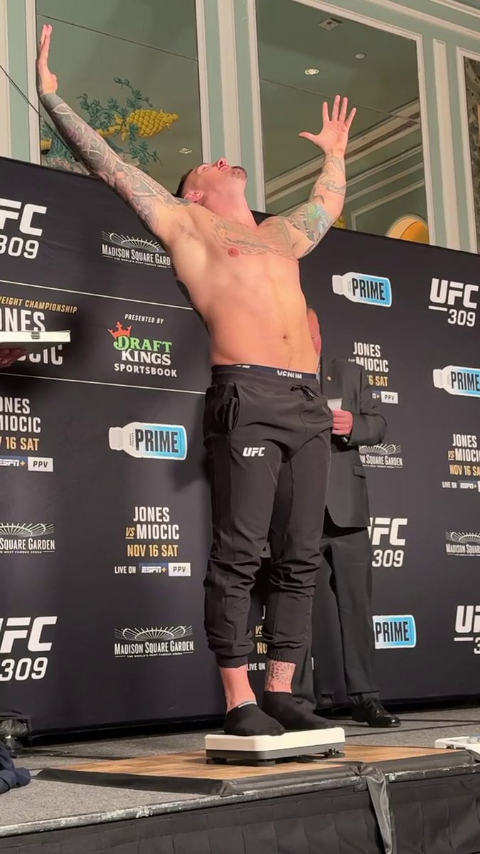 Yedek dövüşçü Tom Aspinall, tartıda. ⚡️#UFC309