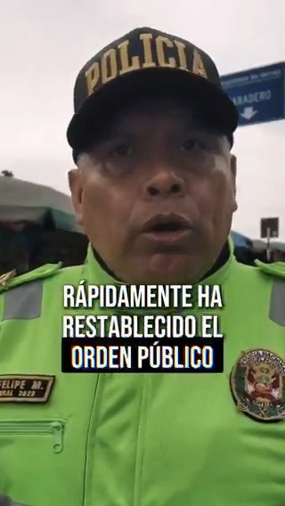 ¡Respaldo a nuestra Policía Nacional del Perú! Desde el #Mininter condenamos las agresiones contra nuestros policías por parte de un grupo minoritario de manifestantes que buscaban generar zozobra en la ciudadanía. Dos sujetos han sido detenidos y otros están en proceso de identificación.