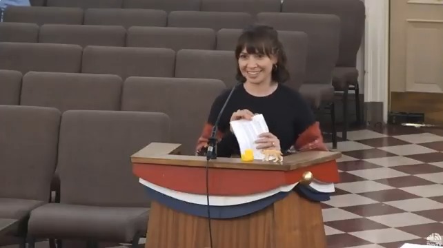 Somerville's Director of Immigrant Affairs warns City Councilors not to reveal strategies they might employ to help "residents" evade ICE. "We want to make sure that things that we make public are not then used against our community" #mapoli