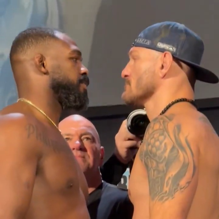 Jon Jones changed his tune and shook hands with Stipe Miocic at the final #UFC309 faceoff. 🤝