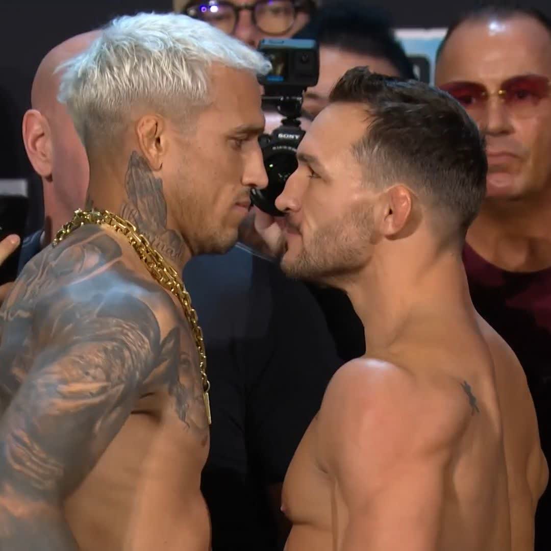 A última encarada entre 🇧🇷 Charles Oliveira e 🇺🇸 Michael Chandler antes do UFC 309.