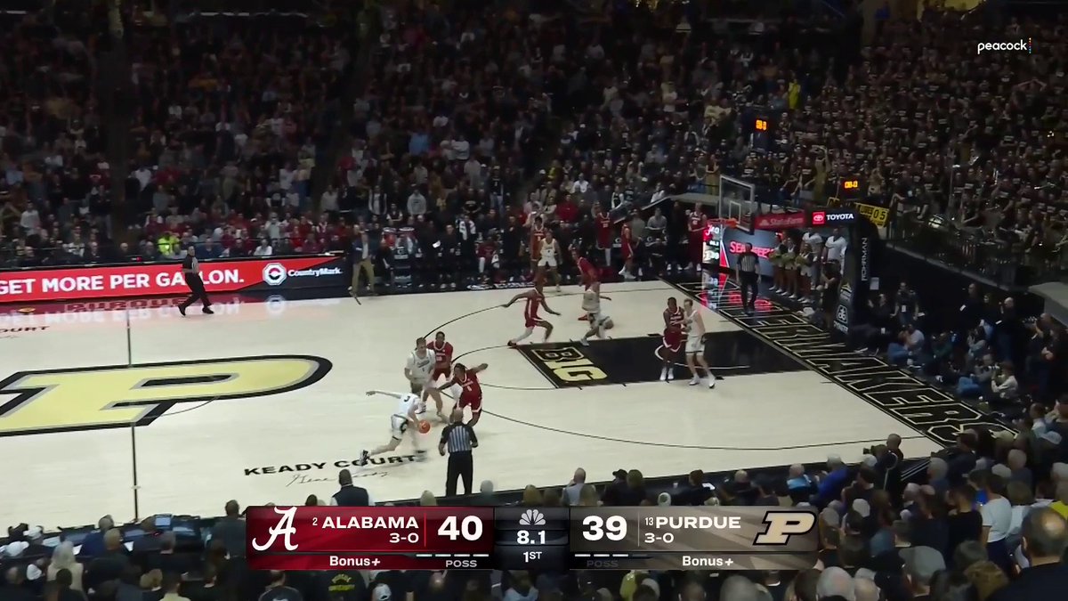 Fletcher Loyer beats the clock! 🔥 Purdue leads Bama 42-40 at half Fletcher Loyer x Purdue Men's Basketball