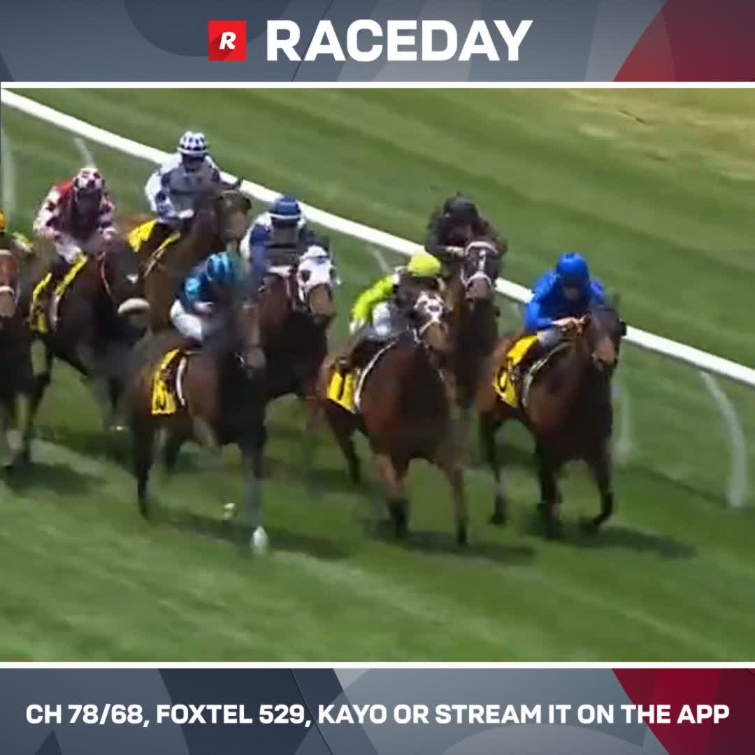 "Bellinger over on the far side from nowhere!" Bellinger comes charging home to steal his first win in over a year 🙌 Lindsay Park Racing