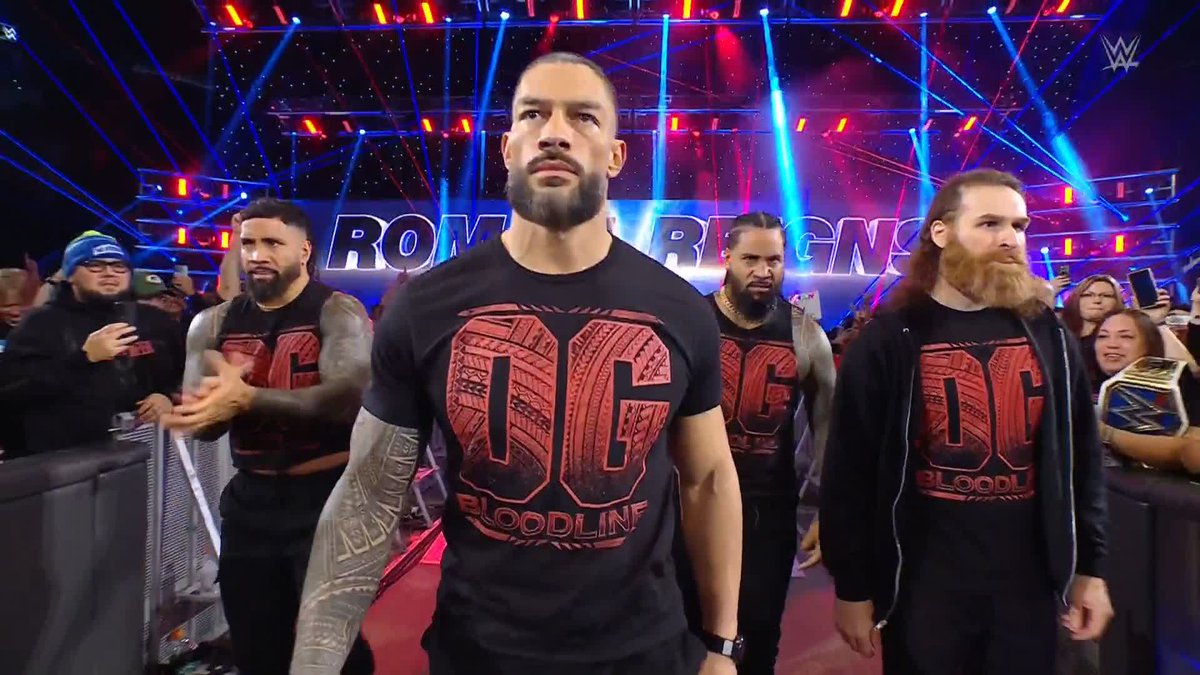 IT'S GOING DOWN! ๐ฅ The OG Bloodline vs. The New Bloodline ๐๐ค #SmackDown