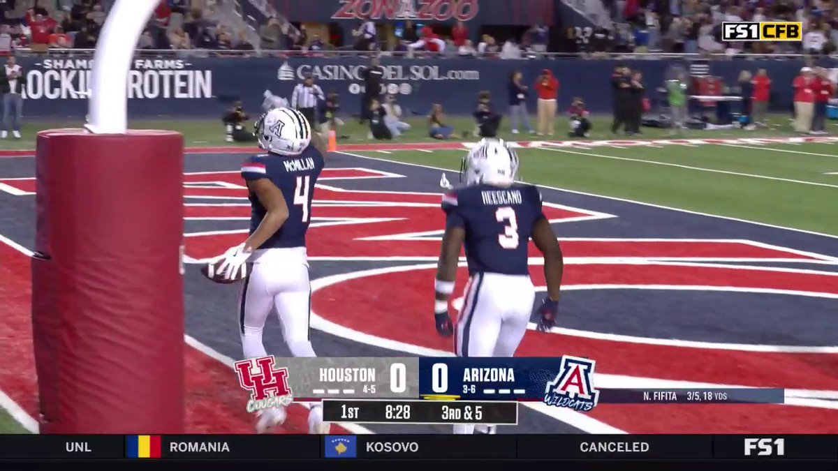 Tetairoa McMillan UNREAL TD 🤯 (via FOX College Football)