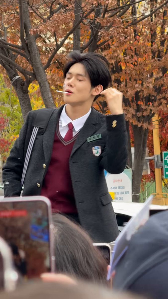 สมัยเรียนเจอรุ่นพี่สุดหล่อสุดฮอต จะยอมตื่นตั้งแต่หกโมงตื่นแต่เช้าไปเรียนทุกวัน