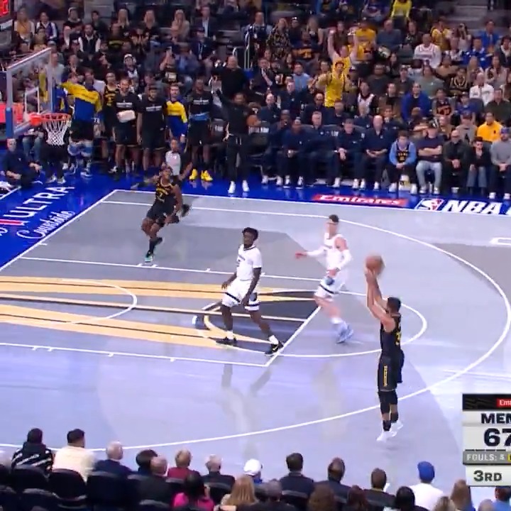 Curry makes the crowd goes wild 👌 📺 NBC Sports Bay Area & CA