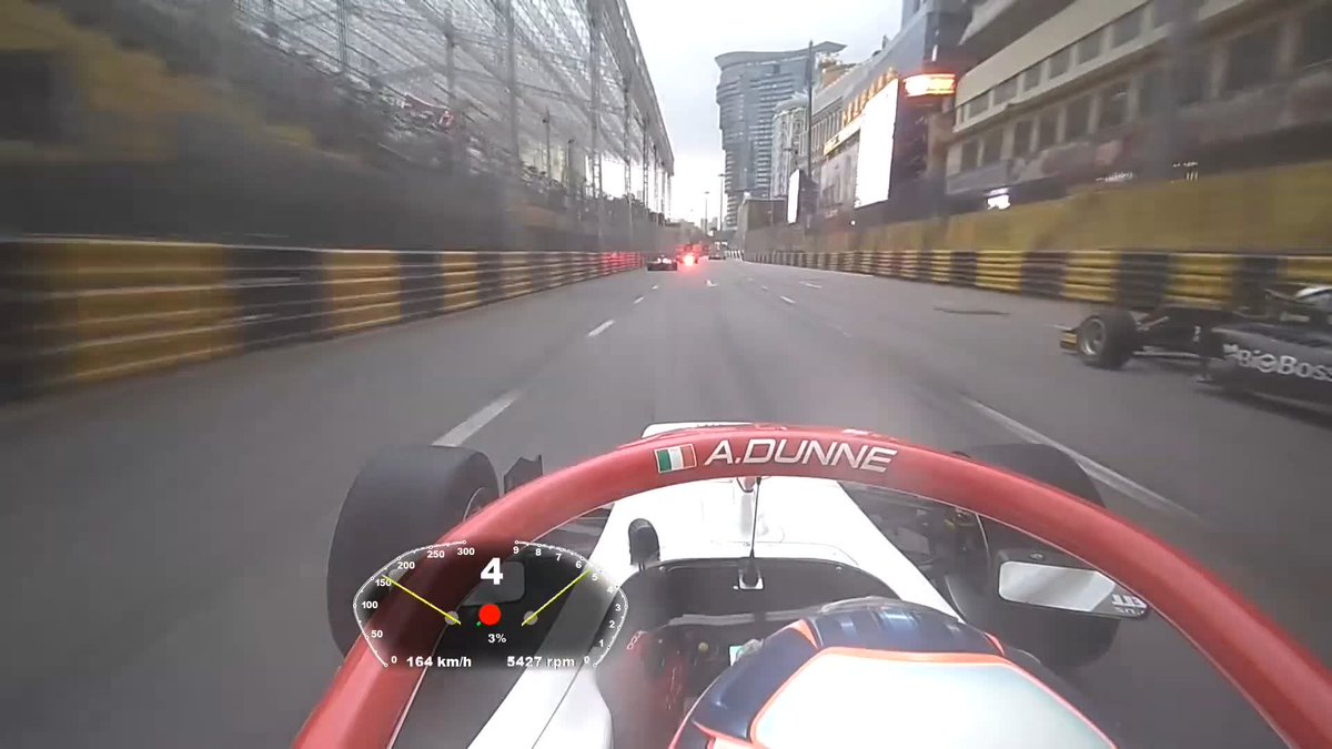 Wrong way mate ⛔️ Alex Dunne taking the brakes on time in Lisboa corner to avoid another issue on track. Well played 👏 Live now on the FIA YouTube channel. #FIA #FIAFRWorldCup #MacauGP
