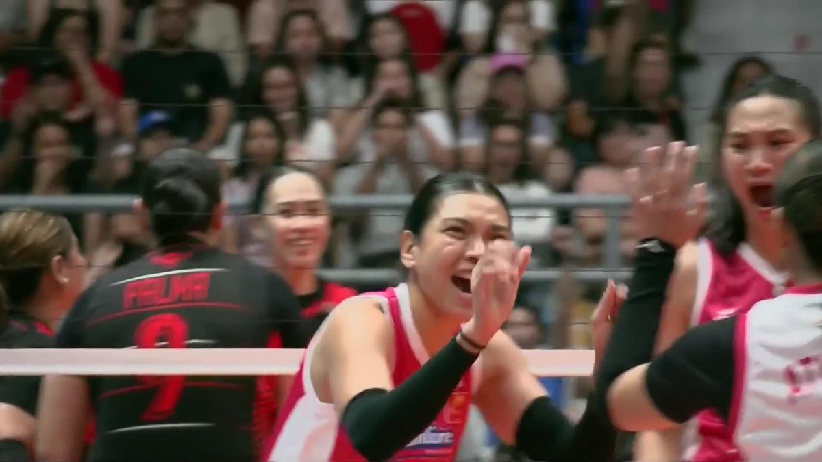 WELCOME BACK, ATE LY 🥹🙌🏻 Alyssa Valdez marks her PVL return with a bang, firing a phenomenal block and attack for the Creamline Cool Smashers against the Petro Gazz Angels in the 2024-25 All-Filipino Conference. #PVL2025 #TheHeartOfVolleyball #OneSports