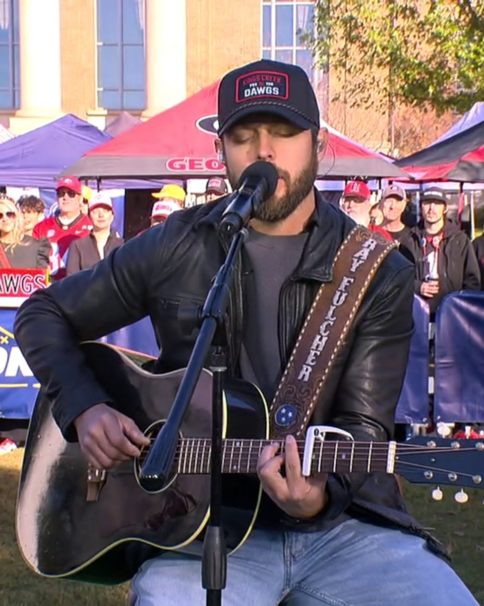 A song with such a special meaning for Georgia fans. Ray Fulcher and "Two Cigars" ... what a moment on Marty & McGee ❤️ Ray Fulcher x Marty Smith x Ryan McGee