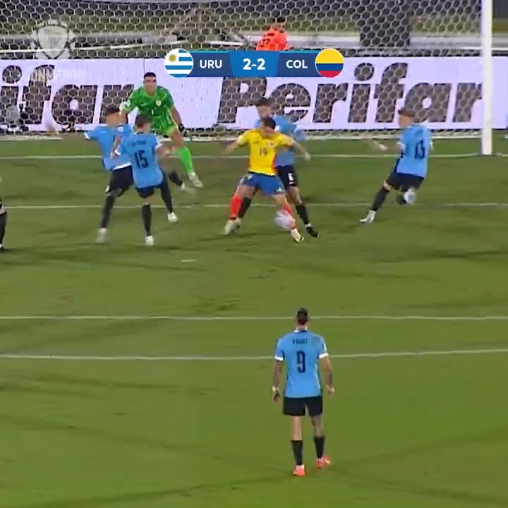 El show que nos regalaron Uruguay 🇺🇾 y Colombia 🇨🇴, en apenas 45 segundos.