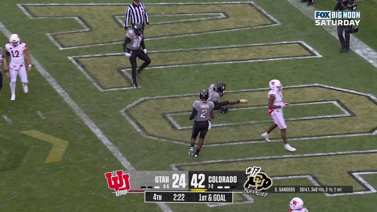 GIVE THE BALL TO TRAVIS HUNTER AND LET HIM COOK 🔥 BUFFS HIT THE HEISMAN POSE 😮💨 (via FOX College Football)