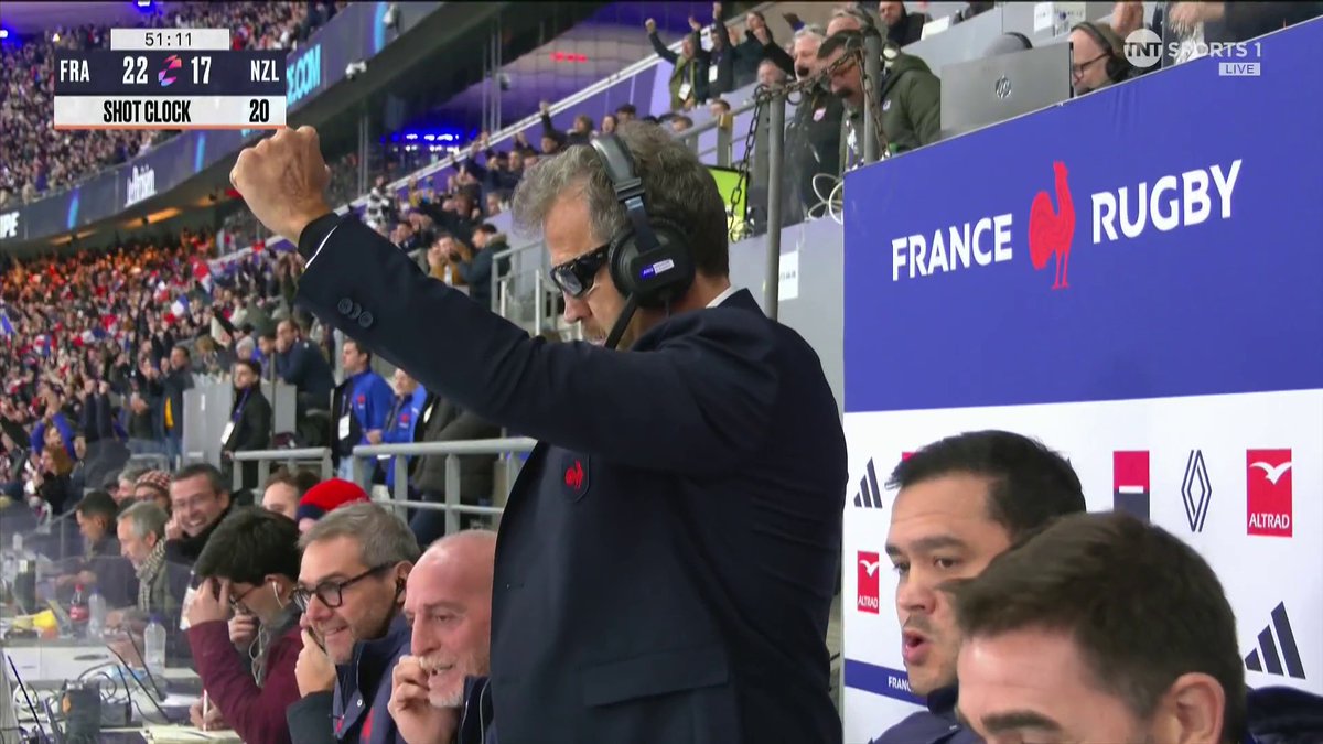 Turnover ball is the best ball 🤪 🙌 Incredible pace from Bielle-Biarrey to take France Rugby into the lead! #AutumnNationsSeries | #FRAvNZL