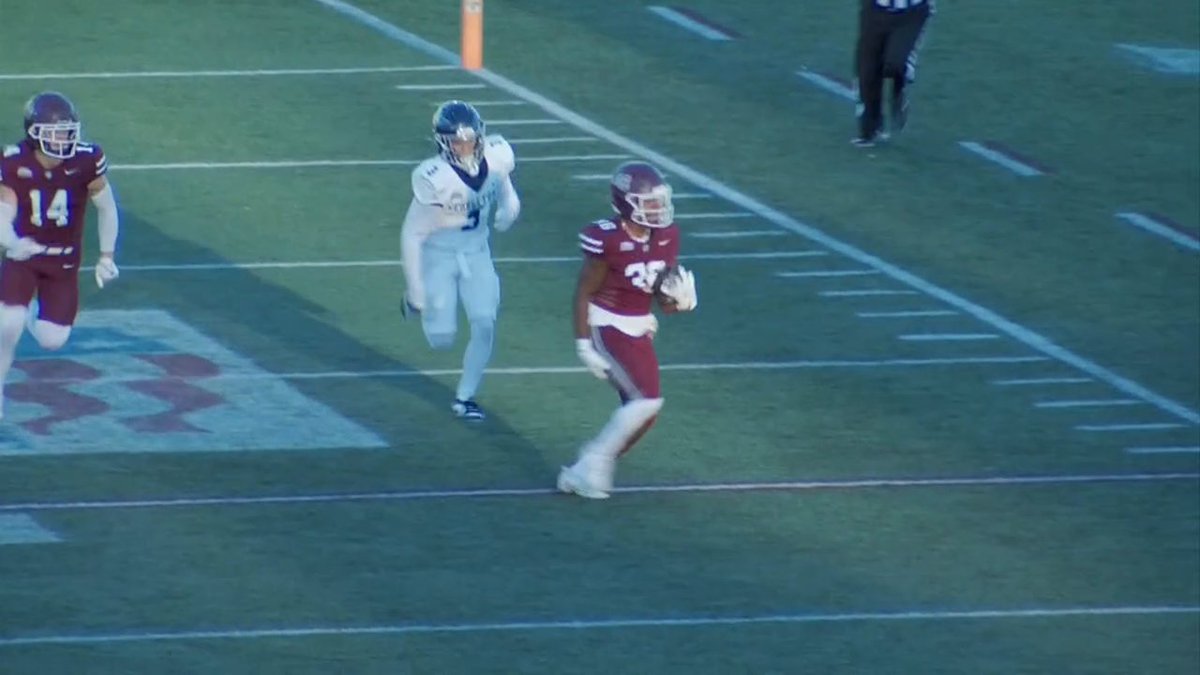 This play by Fordham's Trey Bradford is UNREAL 😱 He intercepted it, got hurt and threw the lateral for the touchdown 🔥
