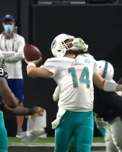 Still trying to figure out how Ryan Fitzpatrick completed this pass 🤷‍♂️ 📺: #LVvsMIA – Sunday 1pm ET on CBS/Paramount+ 📱:
