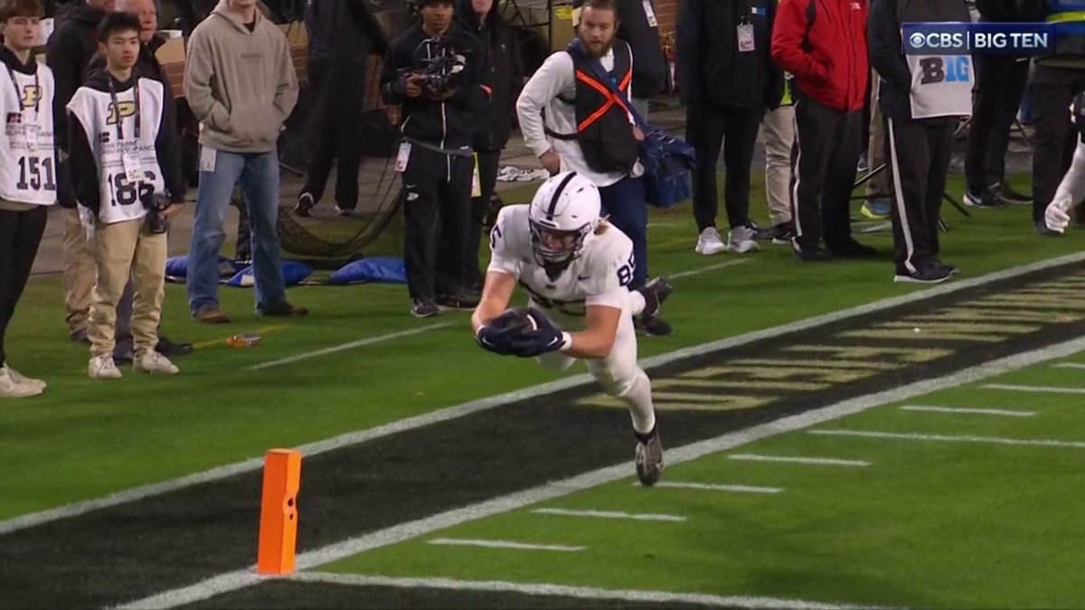 Soaaaaarin’… Flyyyin’ 🎶 First TD as a Nittany Lion for @Reynolds12_Luke!