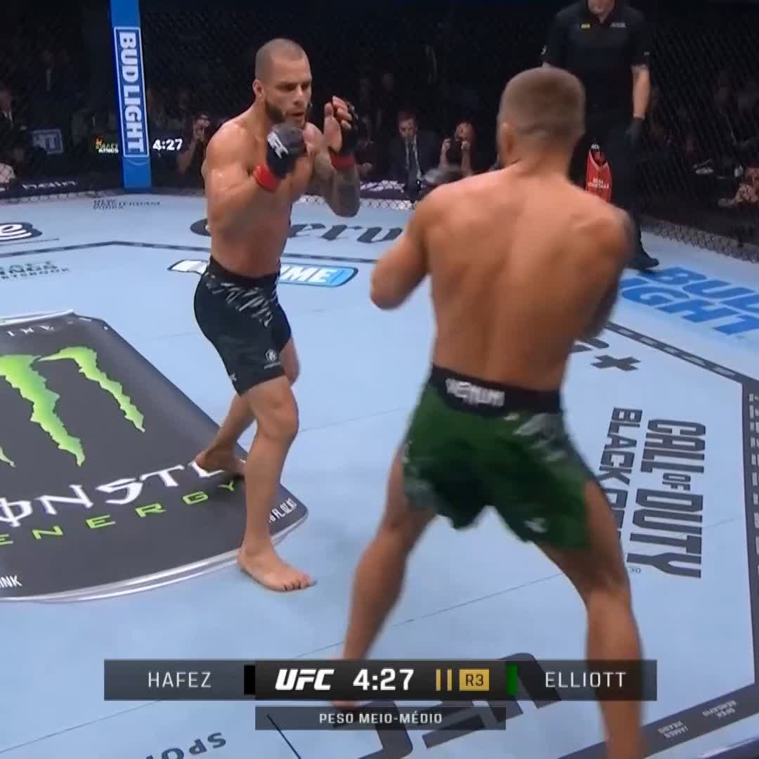 The UFC switched back to the old gloves and we have ALREADY gotten a KO two fights in 😭 #UFC309
