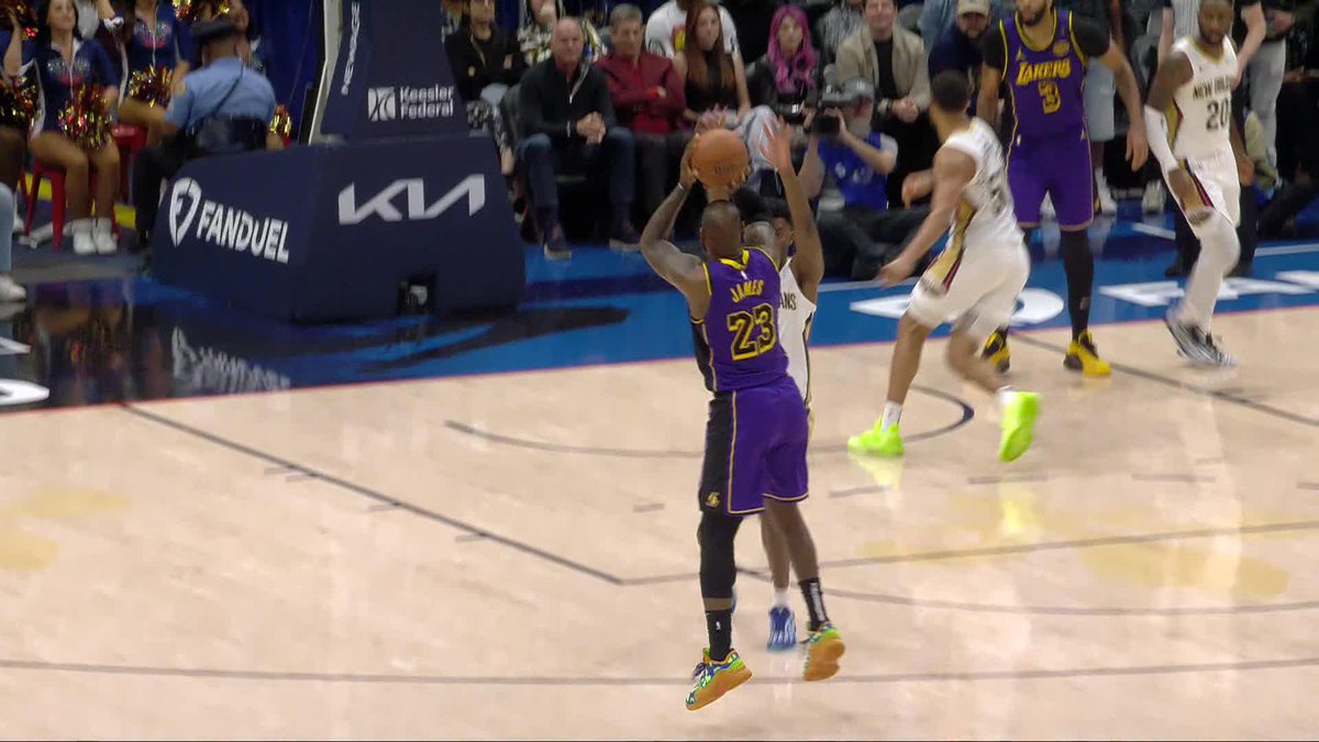 ELE É DECISIVO!!!!!! LeBron James matou o jogo na bola de três e lançou o famoso “The Silencer”. AURA.