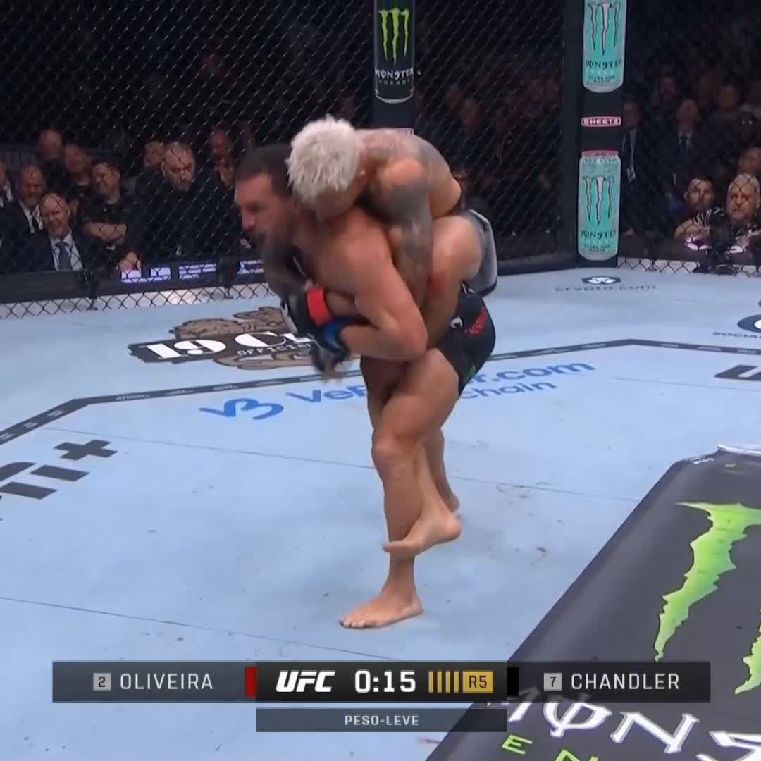 QUE LUTA, SENHORAS E SENHORES!!!! 🔥 [ #UFC309 | Veja o evento completo somente no @UFCFightPassBR | Assine em: ]
