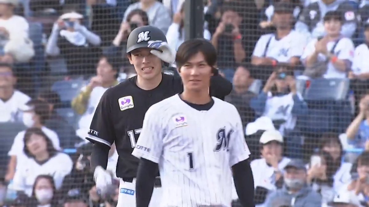 ／ MARINES FAN FEST 2024 白黒野球対決 スタメン発表⚾️ ＼ TEAM BLACK 1番指名打者 #佐々木朗希 投手が初球を捉え、ライトへヒット‼️ #chibalotte #MarinesFF2024 👇ライブ配信はこちら
