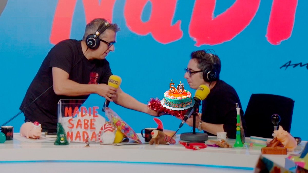 Hoy, Berto Romero, cumple ¡50 años! Medio siglo. Cinco décadas. Pero @berto_romero, como en el NADIE aún pareces un niño, ¡te felicitamos por tus 2607 semanas! ¡Felicitats, Berto!