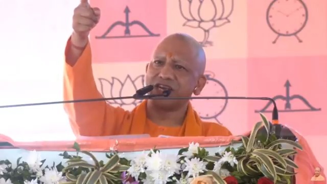 श्रद्धेय बालासाहेब ठाकरे जी होते, तो क्या वे कांग्रेस के साथ गठबंधन करते? तो फिर उद्धव ठाकरे जी ने क्यों किया! वे अपने मूल्यों और सिद्धांतों से भटक गए...