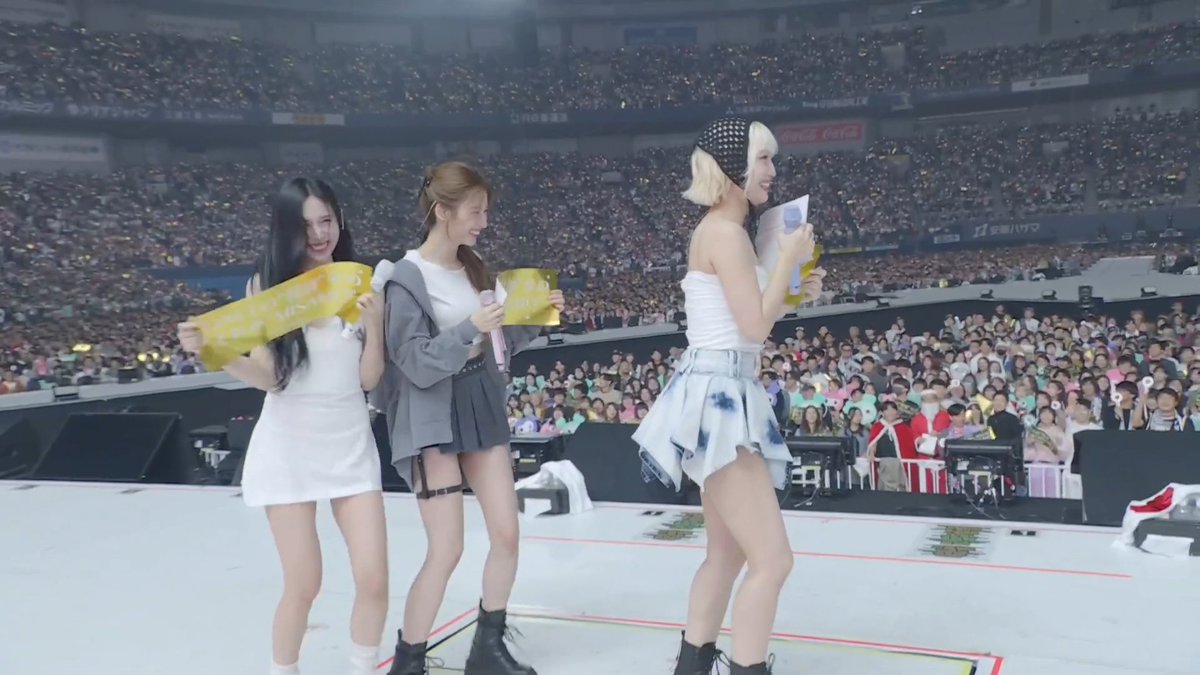 MINA AND SANA MAKNAES TEASING MISAMO LEADER MOMO 😭😭
