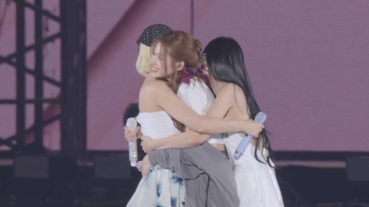MISAMO GROUP HUG 🥹