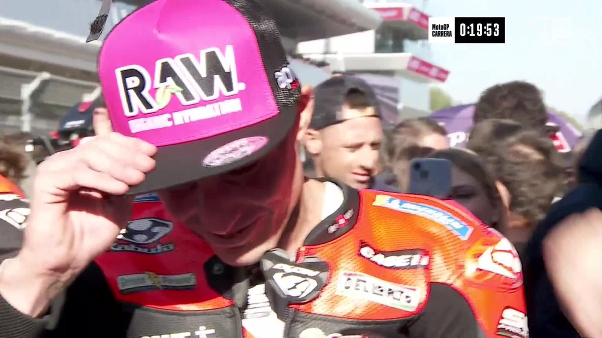 ¡QUÉ MOMENTO! 😢 Aleix Espargaró, roto de emoción antes de su última salida en MotoGP #SolidarityGP #MotoGP 🏁