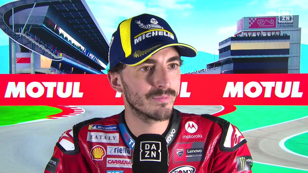 🗣️ Pecco Bagnaia y su mensaje a Jorge Martín Almoguera "Es un buen tío. Si tiene que ganar un título un piloto que no sea yo, él es uno de ellos. Se lo merece él y su familia" #SolidarityGP #MotoGP 🏁