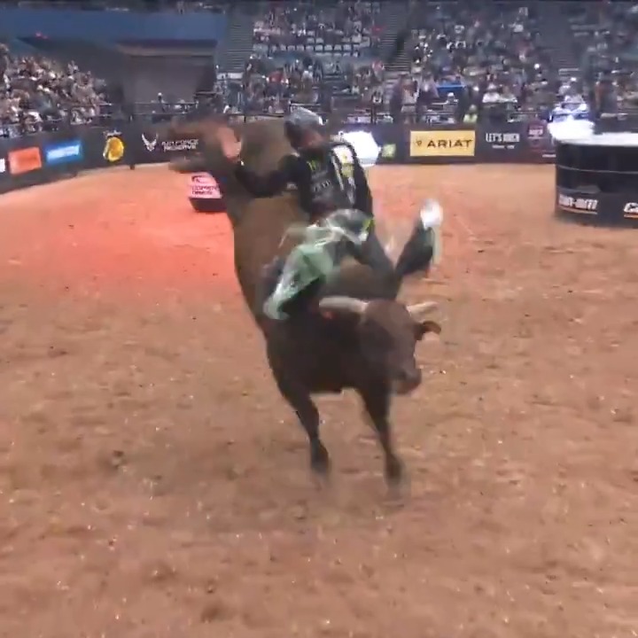 CRIMBER CONQUERS 😤 A monster 92.50-point ride aboard Ricky Vaughn secured the young phenom the first event win of the season.
