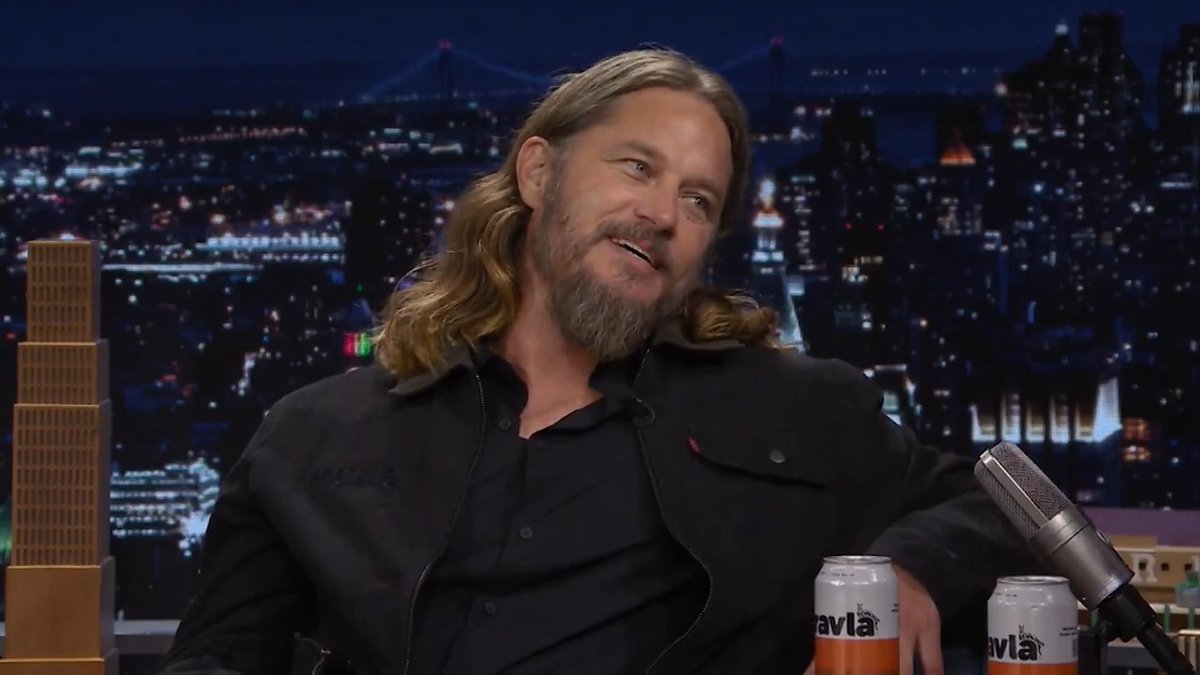 Travis Fimmel brought a friend to the #DuneProphecy premiere, but it didn’t go as planned 🤣 #FallonTonight