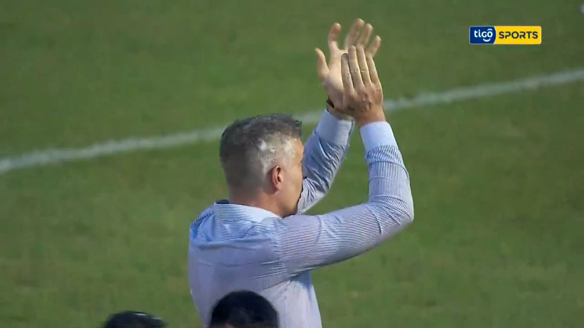 👏El agradecimiento de los hinchas de Olimpia a Martín #Palermo.