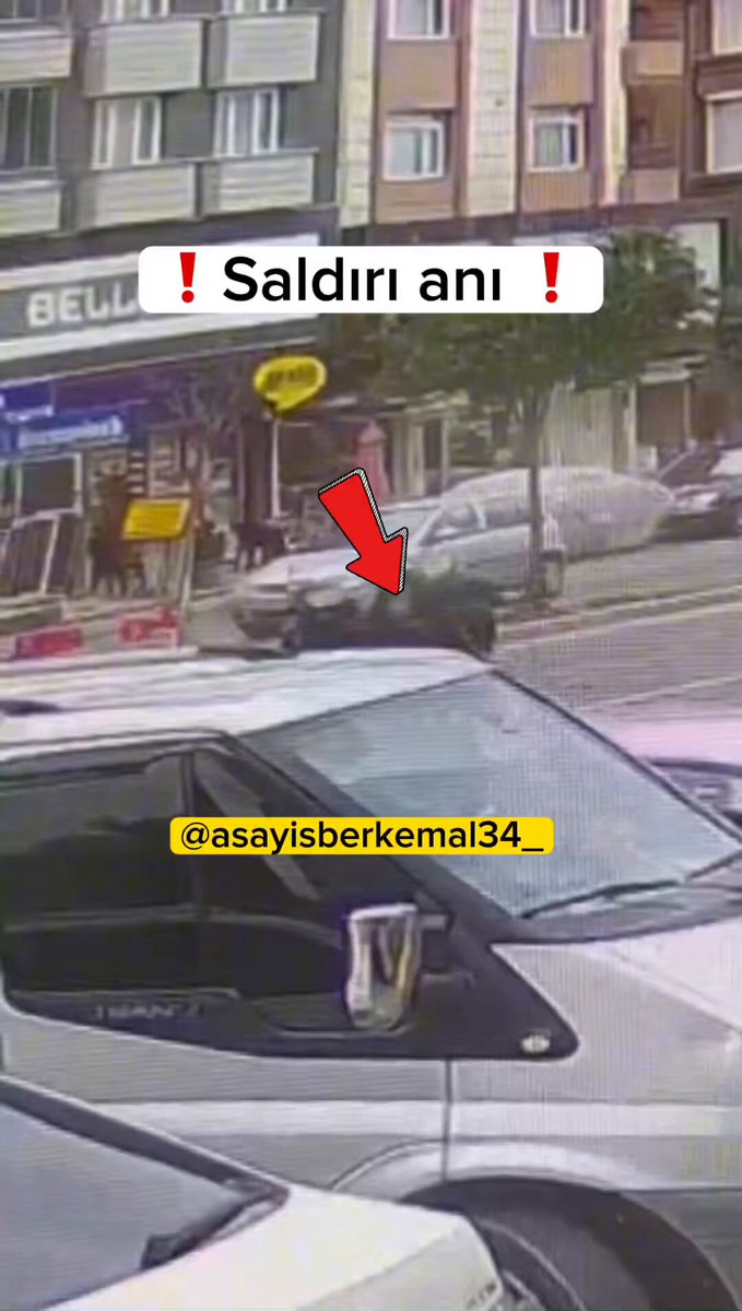 Saldırıyı gerçekleştiren 2 motosikletli şahsın içerde 17 kişi bulunurken 28 el ateş ettiği ortaya çıktı.