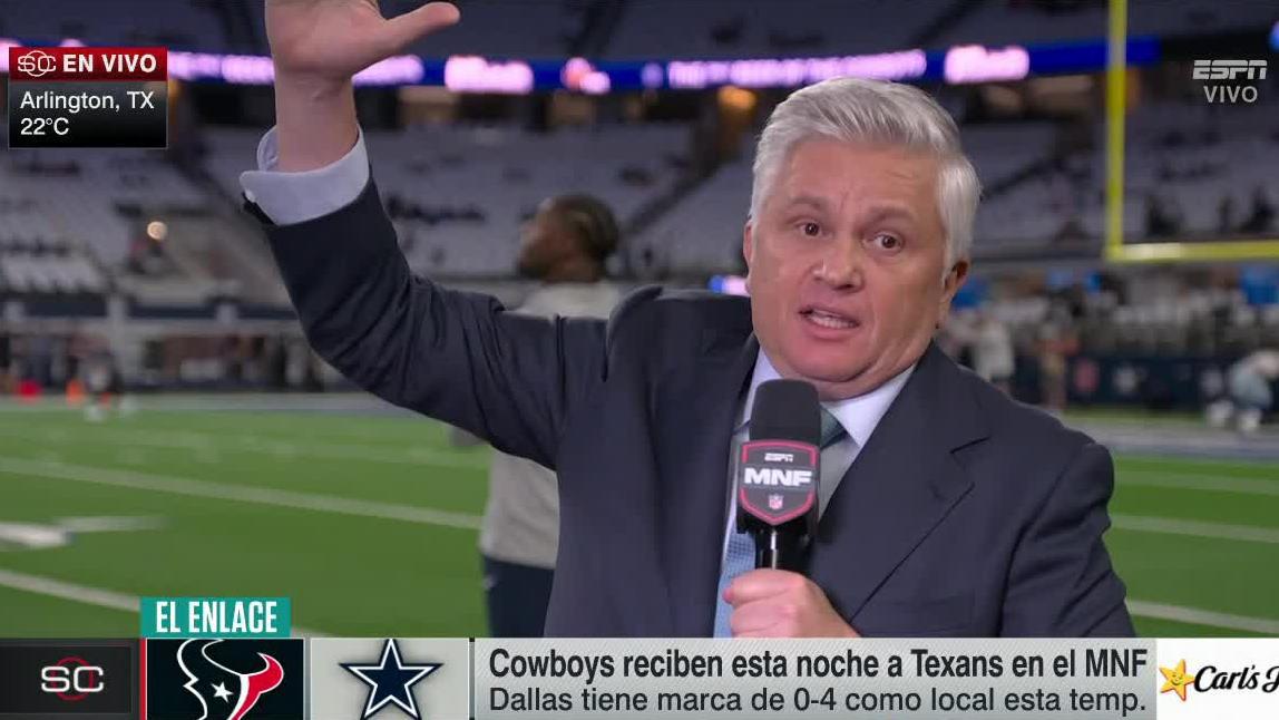 ¡ÚLTIMA HORA! 🚨 ¡SE CAE UN PEDAZO DEL TECHO DE LA CASA DE LOS COWBOYS! 🚨 💥 Una lamina del AT&T Stadium se desprendió y cayó. No hay lesionados. 👀 John Sutcliffe, con todos los detalles. #NFLxESPN