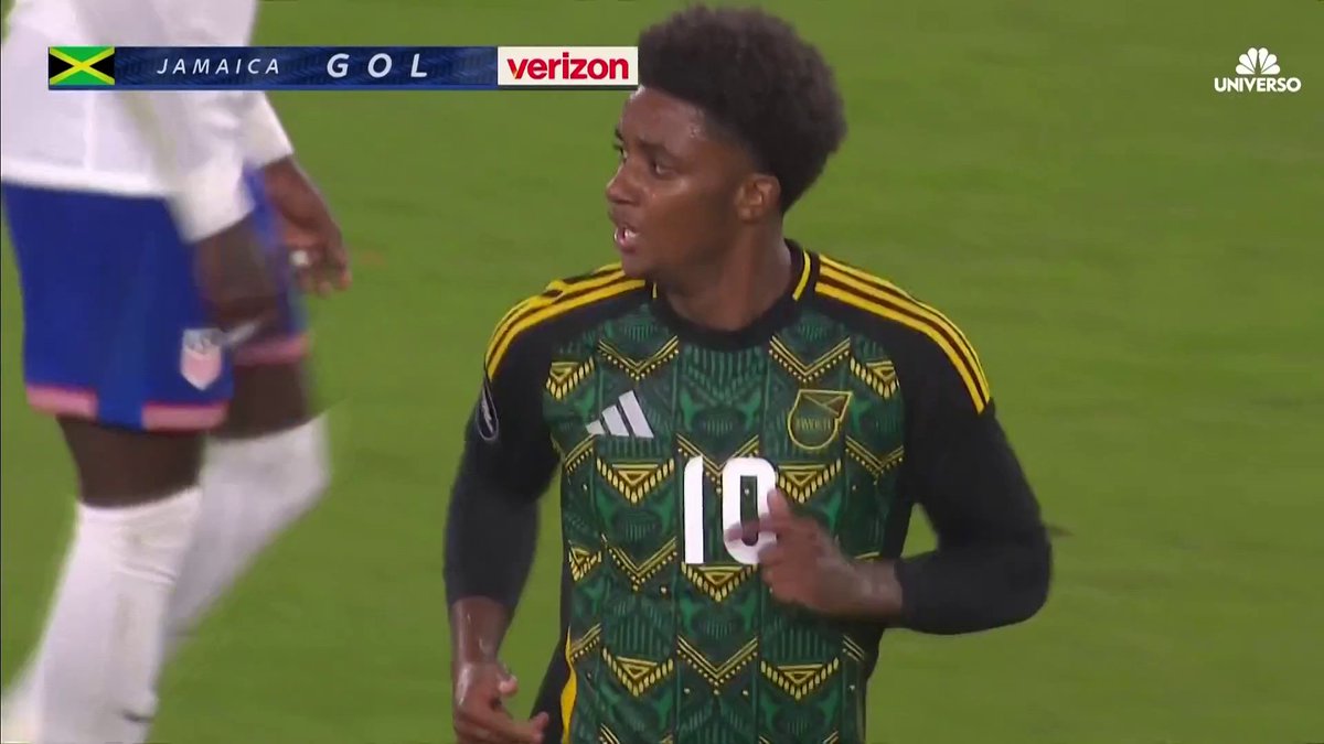 Demarai Gray pulls one back for Jamaica in St. Louis. 🇯🇲 📺 NBC Universo and Peacock