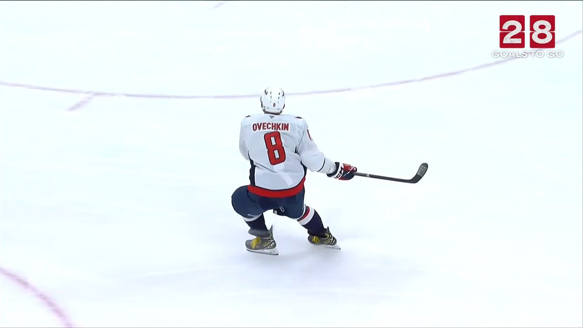 ALEX OVECHKIN IS NOT HUMAN 😱 That's his LEAGUE-LEADING 14th goal in just his 18th game! Oh, he's now 28 goals back of breaking the all-time goals record.