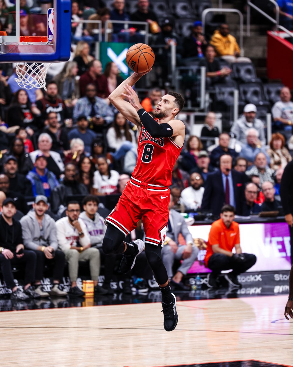 Zach LaVine put on a SHOW in the 4th. 18 pts in the 4th | 6-8 from three | 25 total pts